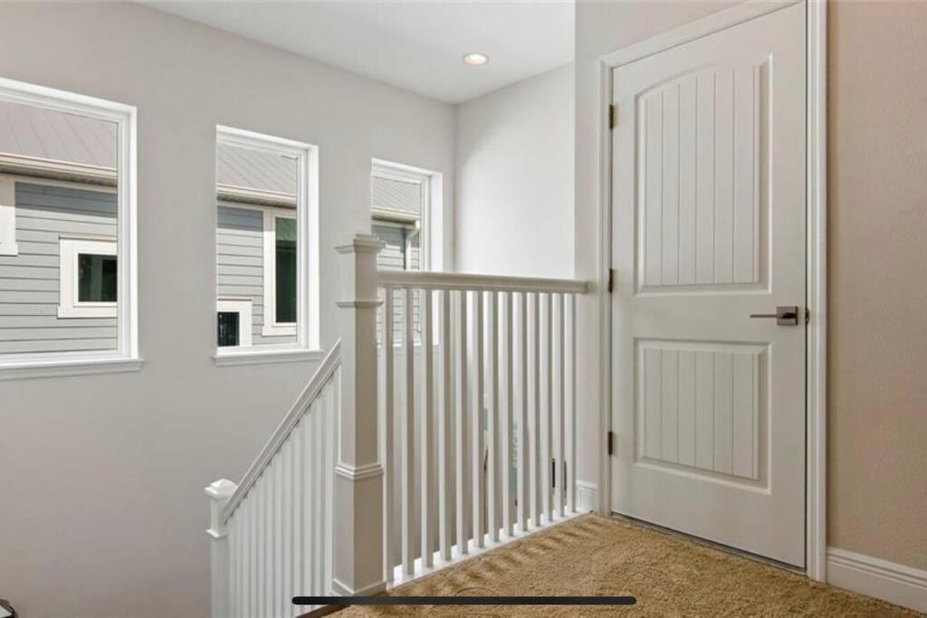 Luxurious Modern Townhouse Right Across Beach!! Table Tennis St. Pete Beach Exteriör bild