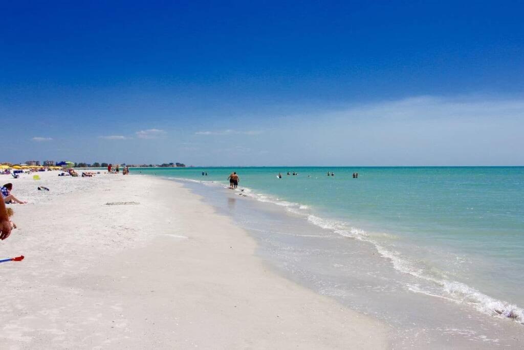 Luxurious Modern Townhouse Right Across Beach!! Table Tennis St. Pete Beach Exteriör bild