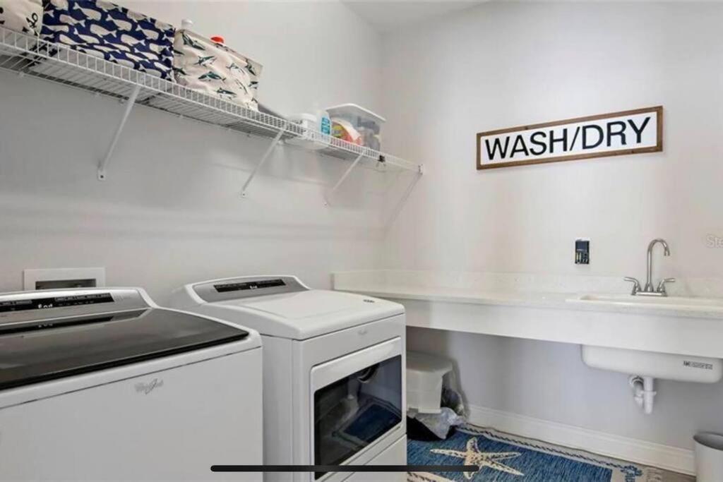 Luxurious Modern Townhouse Right Across Beach!! Table Tennis St. Pete Beach Exteriör bild