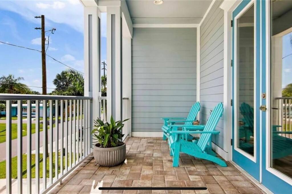 Luxurious Modern Townhouse Right Across Beach!! Table Tennis St. Pete Beach Exteriör bild